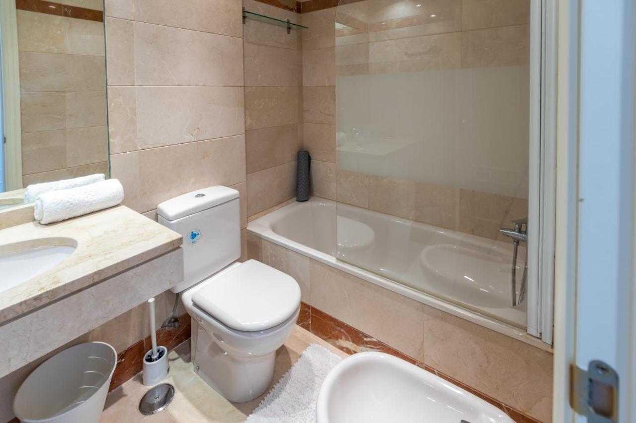 2Br Calanova Grand Golf - Wifi/Ac/Pool Lejlighed Málaga Eksteriør billede
